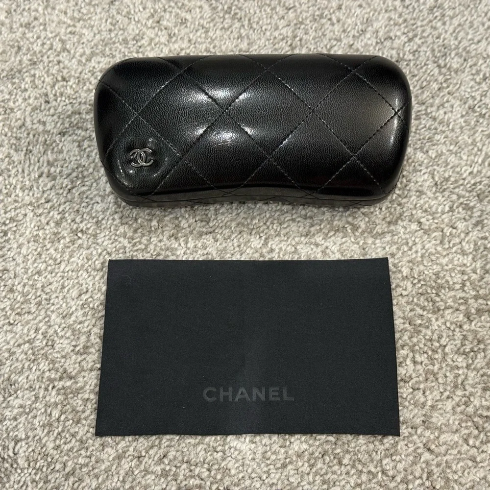 CHANEL Polarized Butterfly Winter Pearl Sunglasses in Black - Picture 2 of 7